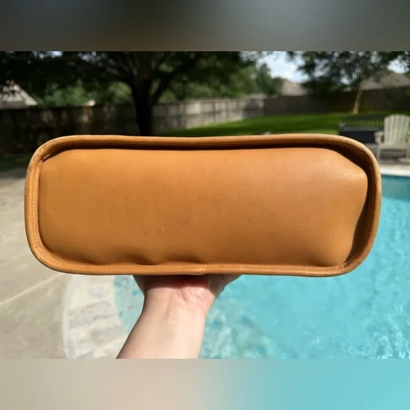 Coach Bleeker 6121 Tan and Brown Leather and Linen Tote EUC Made in the USA ๐บ๐ธ๐บ๐ธ - Picture 6 of 17